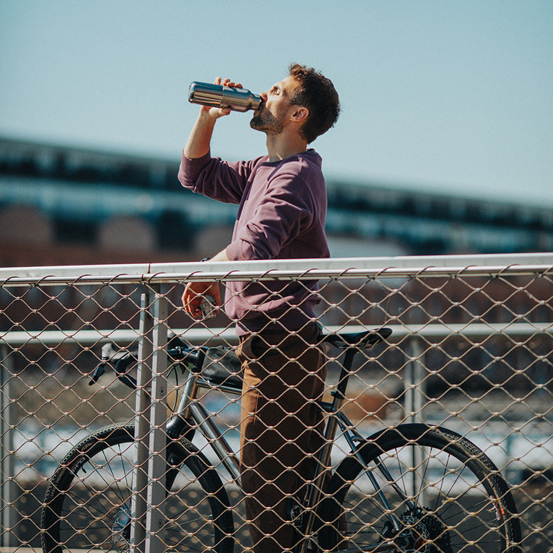 12oz-rise-reflect-with-bamboo-cap-a2 16oz_rise_reflect_man_bike_square.jpg