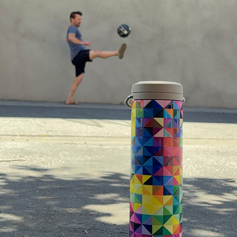 20oz-tkwide-with-twist-cap-mosaic-r1 20oz_tkwide_bottle_seasonal_mosaic_soccerball_player_square.jpg
