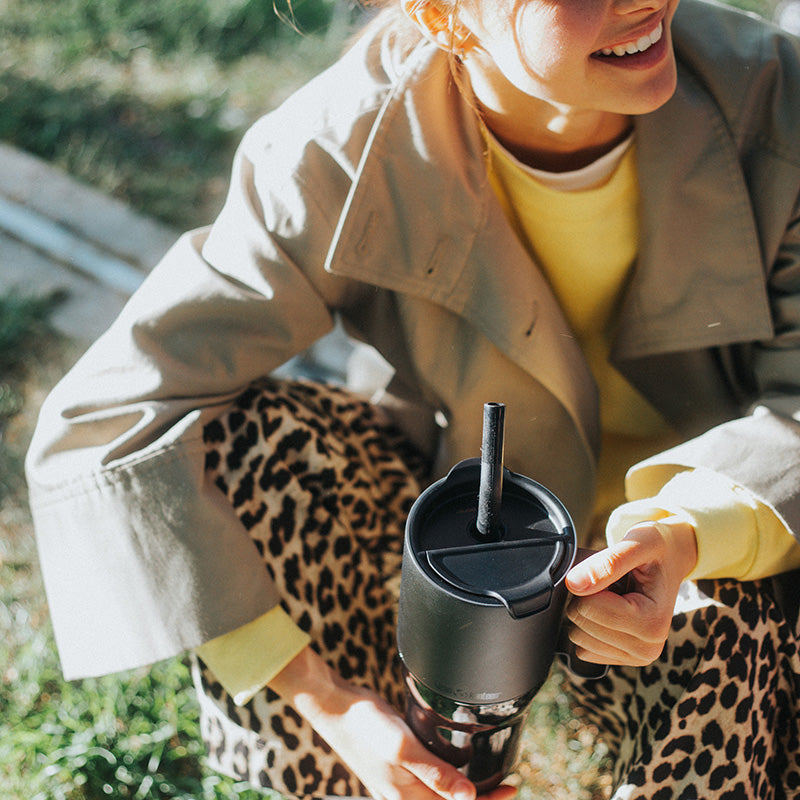26oz-rise-tumbler-with-straw-lid-z8 26oz_rise_tumbler_black_woman_topview_square.jpg
