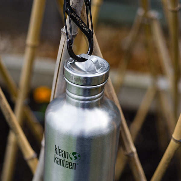 classic-steel-loop-cap-q5 40oz_bottle_steel_loop_cap_lifestyle.jpg
