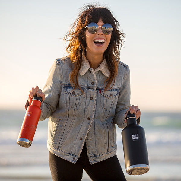 64oz-classic-with-loop-cap-r1 64oz_insulated_classic_black_beach_smile_square.jpg
