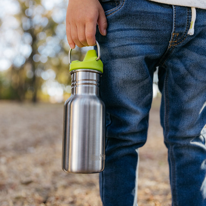 classic-kid-sippy-cap-c0 K12CNSIPPY-BS-kids_sippy_bottle_carry_lifestyle_f9e24b84-a0ae-465d-aad5-3c60c5592b7d.jpg