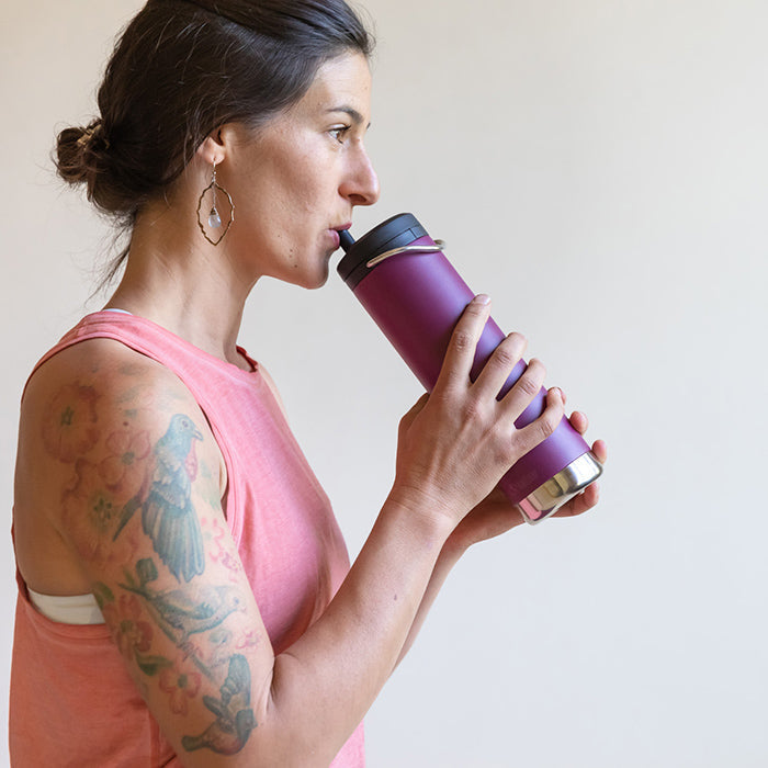 tkwide-twist-cap-with-straw-kit-l7 K20TKWPT-PP-T-TWIST-straw_cap_drinking_yoga_lifestyle_64bb08ca-98d0-4e89-83fd-b166cda65ccd.jpg
