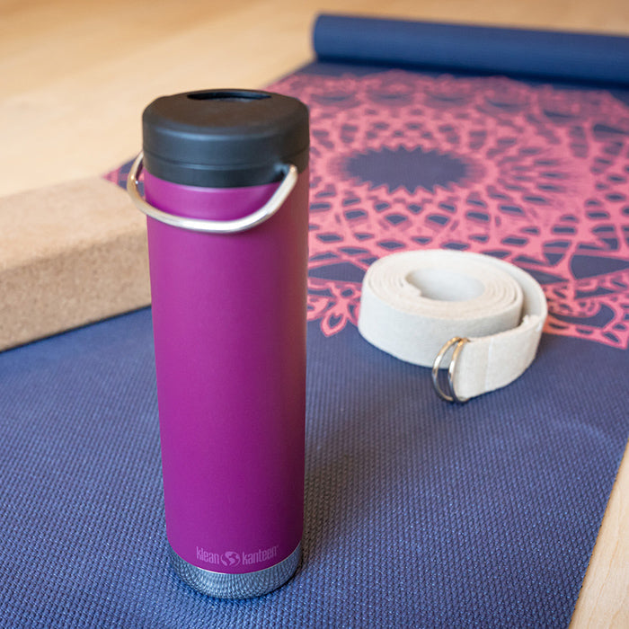 tkwide-twist-cap-with-straw-kit-l7 K20TKWPT-PP-T-TWIST-yoga_bottle_closed_lifestyle_a5ac6535-9c60-42bb-86fe-b94b5cef2b68.jpg