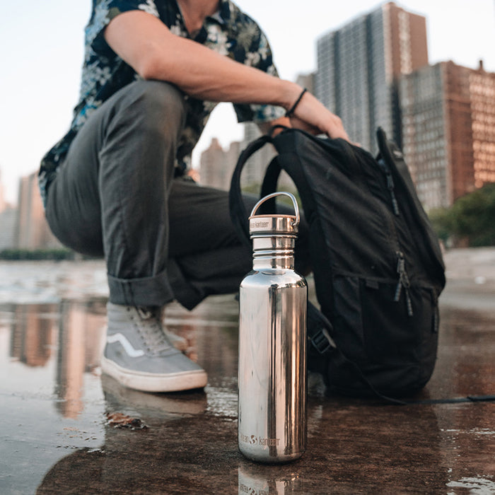 27oz-reflect-with-bamboo-cap-k7 K27SSLRF-MS-BAMBOO_reflect-bottle_city_lifestyle_ff882516-9bd8-49cf-b515-736a0a9c889f.jpg