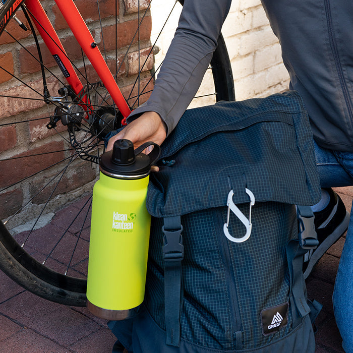tkwide-chug-cap-s5 K32TKWSSL-JP-Bottle-Biking-Chug-Cap-lifestyle.jpg