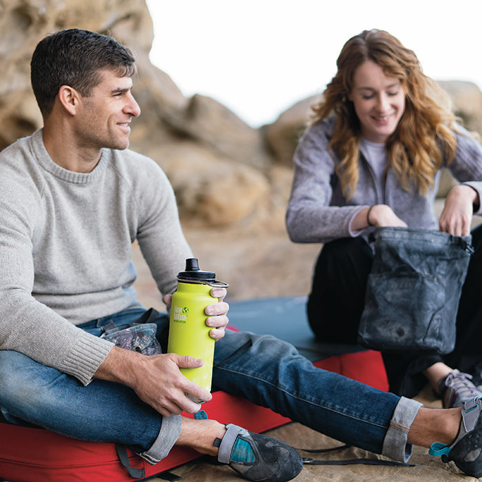 tkwide-chug-cap-s5 K32TKWSSL-JP-chug_cap_bouldering_lifestyle.jpg