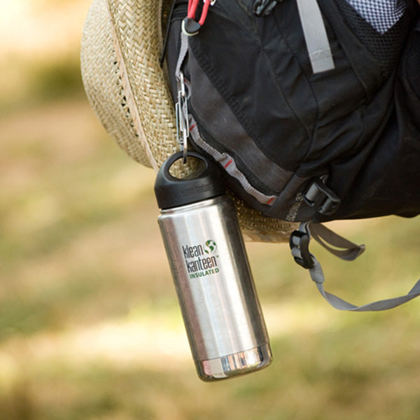 steel-s-biner-3-g4 carabiner_steel_bottle_backpack_lifestyle_dd4fef2d-f5d2-4f32-ac05-c706bd6b518e.jpg