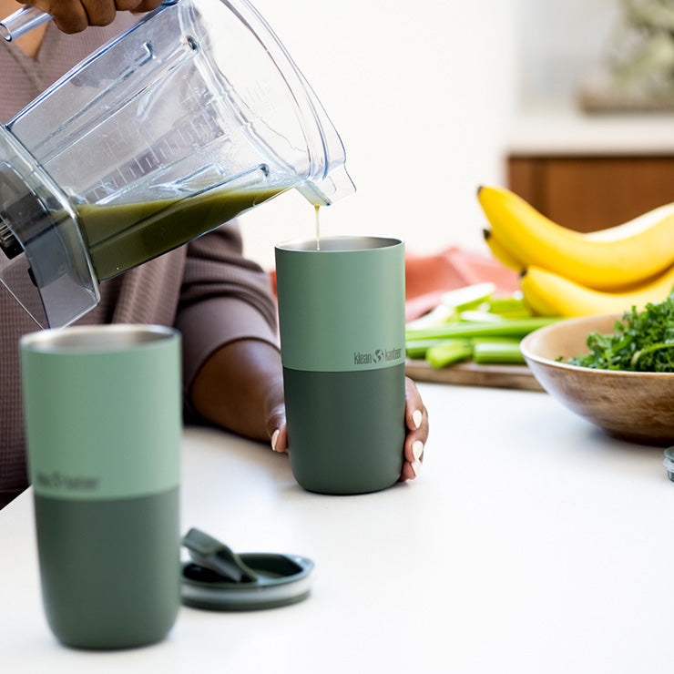 smoothie-set-n7 smoothie_kit_rise_tumbler_smoothie_pour.jpg